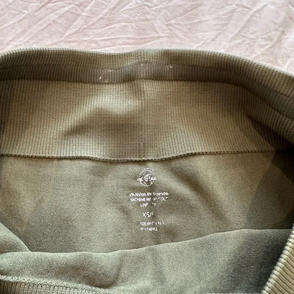 WBK Mid-Rise Summer Leggings - Picture 12 of 12